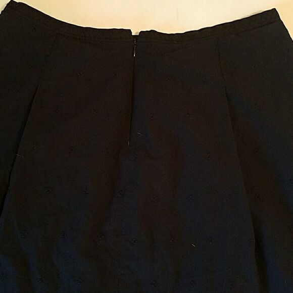 Tahari skirt NWT 148.00 black size 12 - Picture 4 of 7